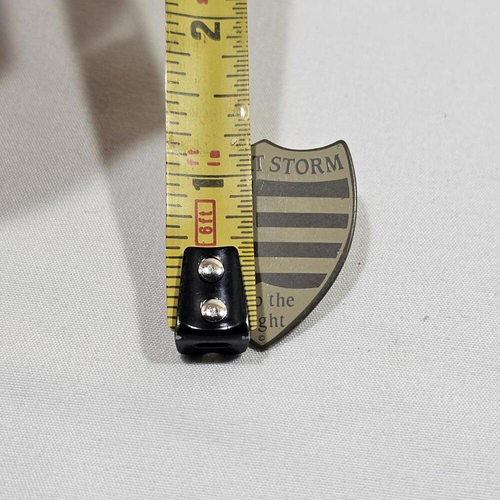 Vintage US Military Desert Storm Era Into The Night American Flag Lapel Hat Pin - Picture 2 of 3